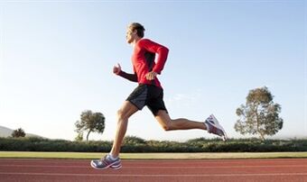სირბილი შესანიშნავი ვარჯიშია მამაკაცის პოტენციალის გასაუმჯობესებლად. 